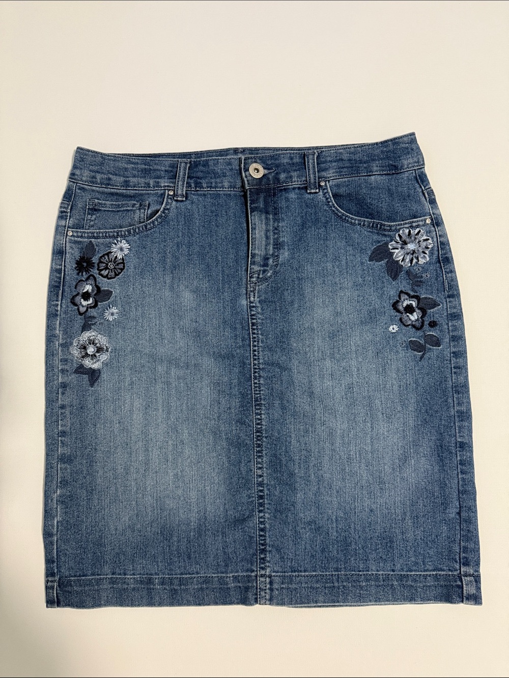 Style & Co Blue Denim Embroidered Floral Skirt Size 8